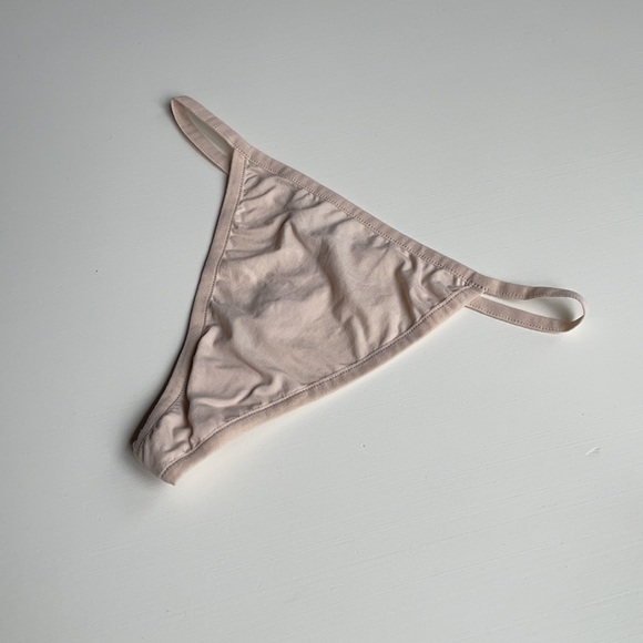 Victoria’s Secret | Basic Nude Thong | M - Picture 3 of 8